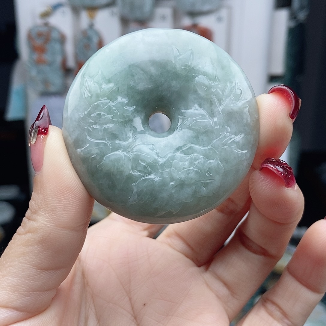 翡翠颈饰14K金镶嵌荧*翡翠