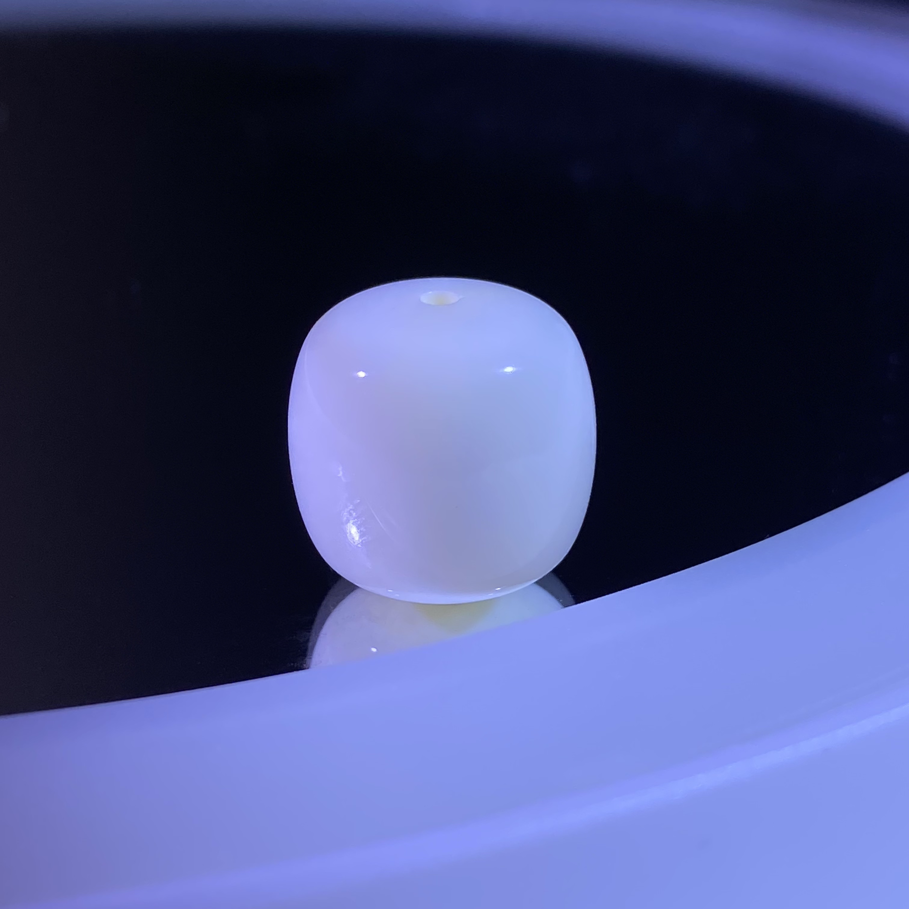 13.8mm漆白纯白蜜蜡老型 瓷白少见难遇
