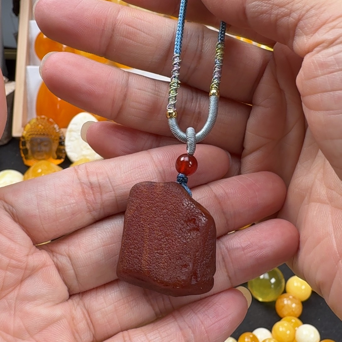 蜜蜡未镶嵌颈饰蜜蜡