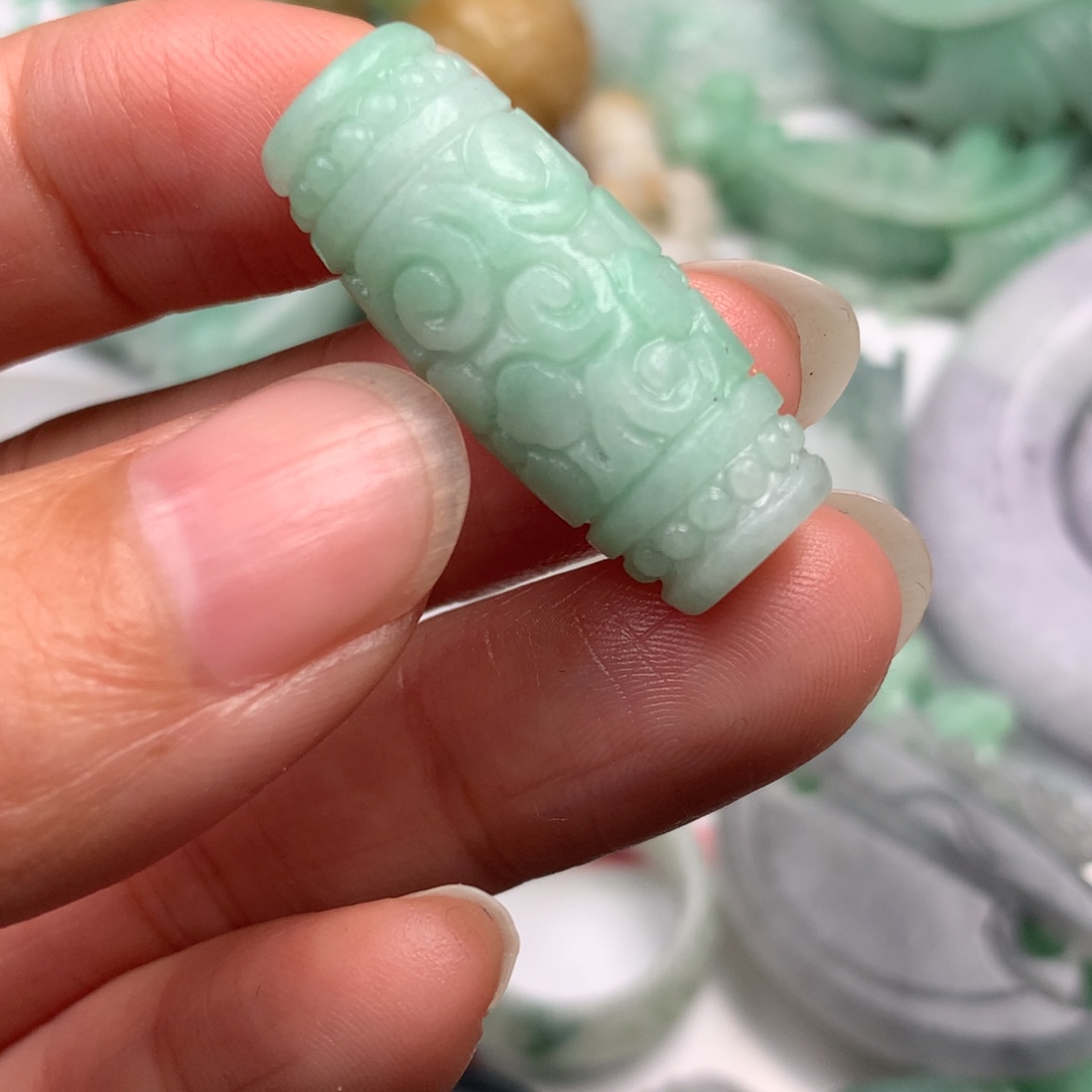 都***堰定制翡翠未镶嵌翡翠