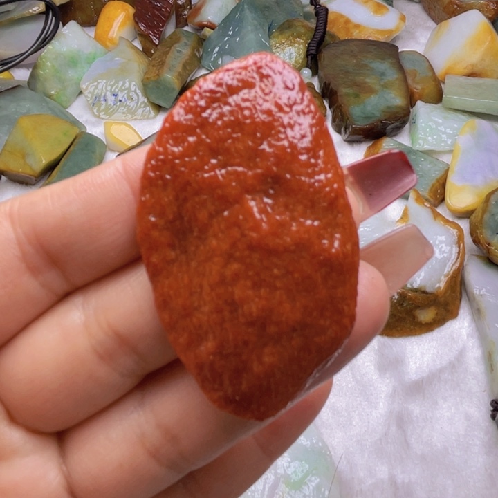 翡翠颈饰未镶嵌翡翠