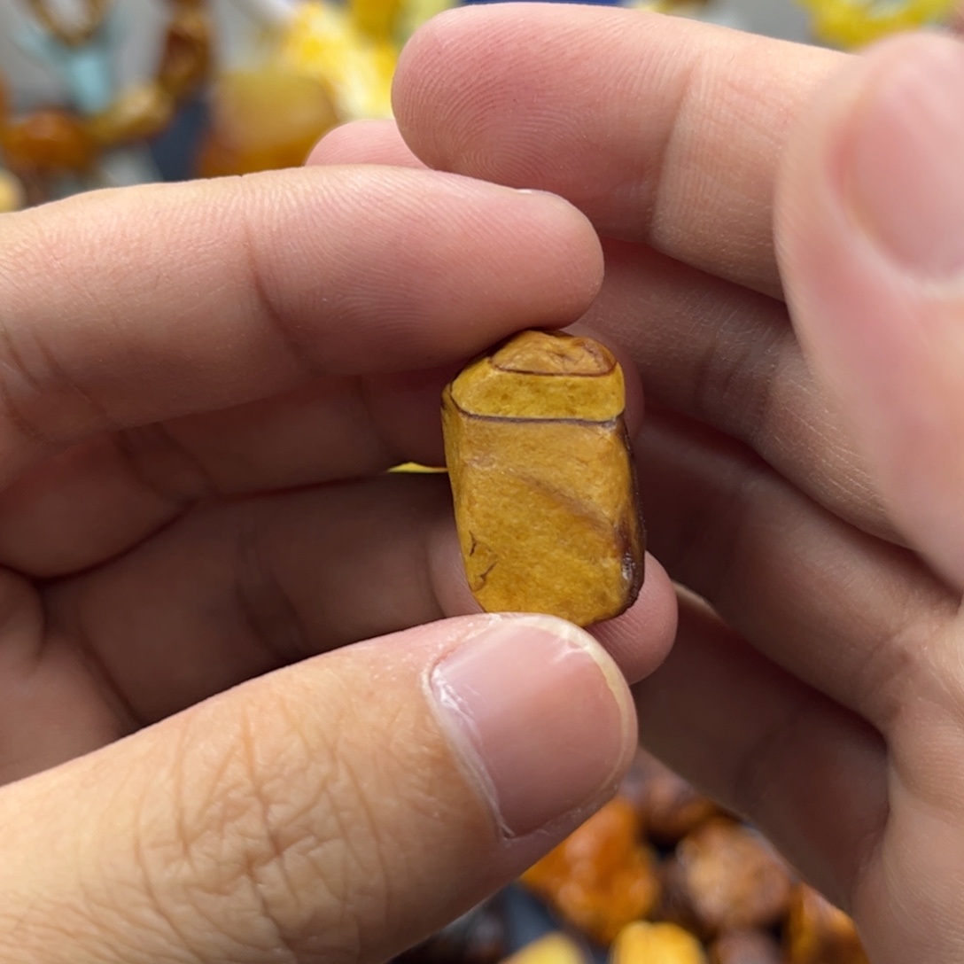 定制琥珀未镶嵌蜜蜡定制