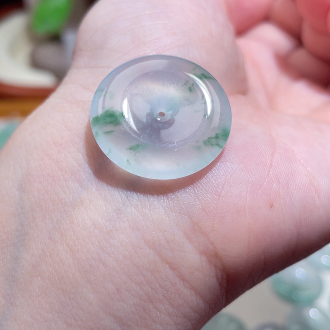 翡翠颈饰未镶嵌平安扣