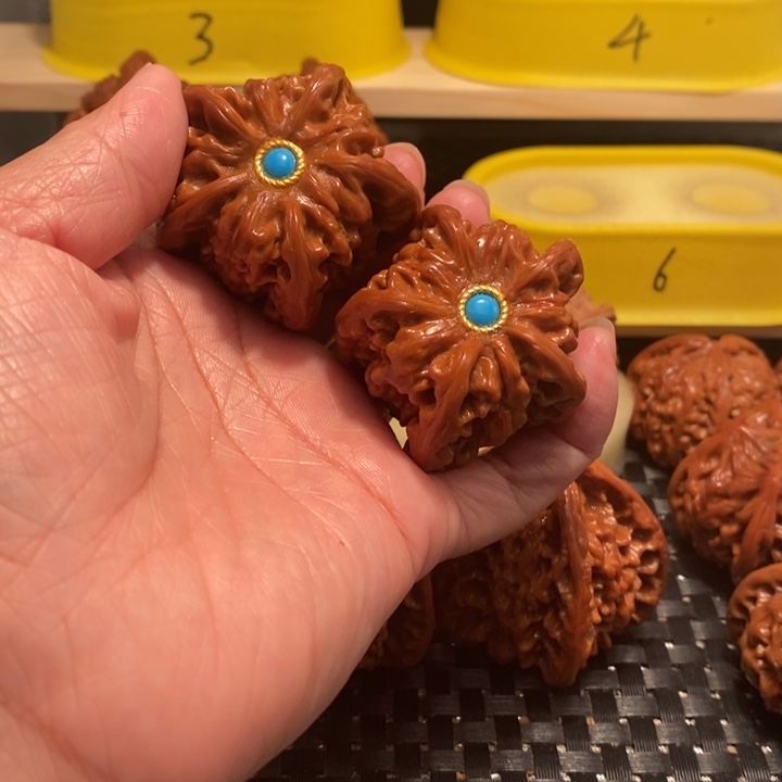 吊坠桃核五棱…………