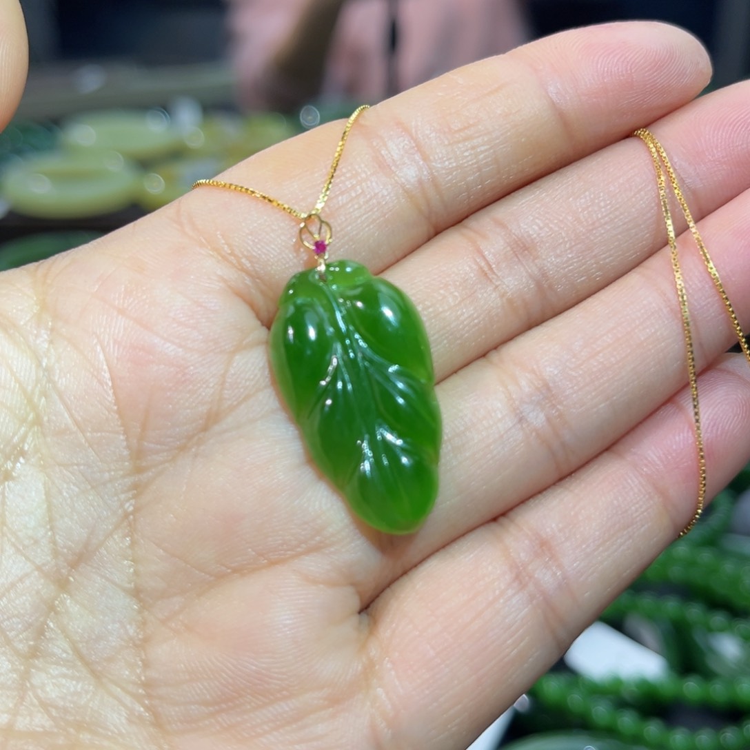 和田玉（碧玉）吊坠(不含链)18K金镶嵌