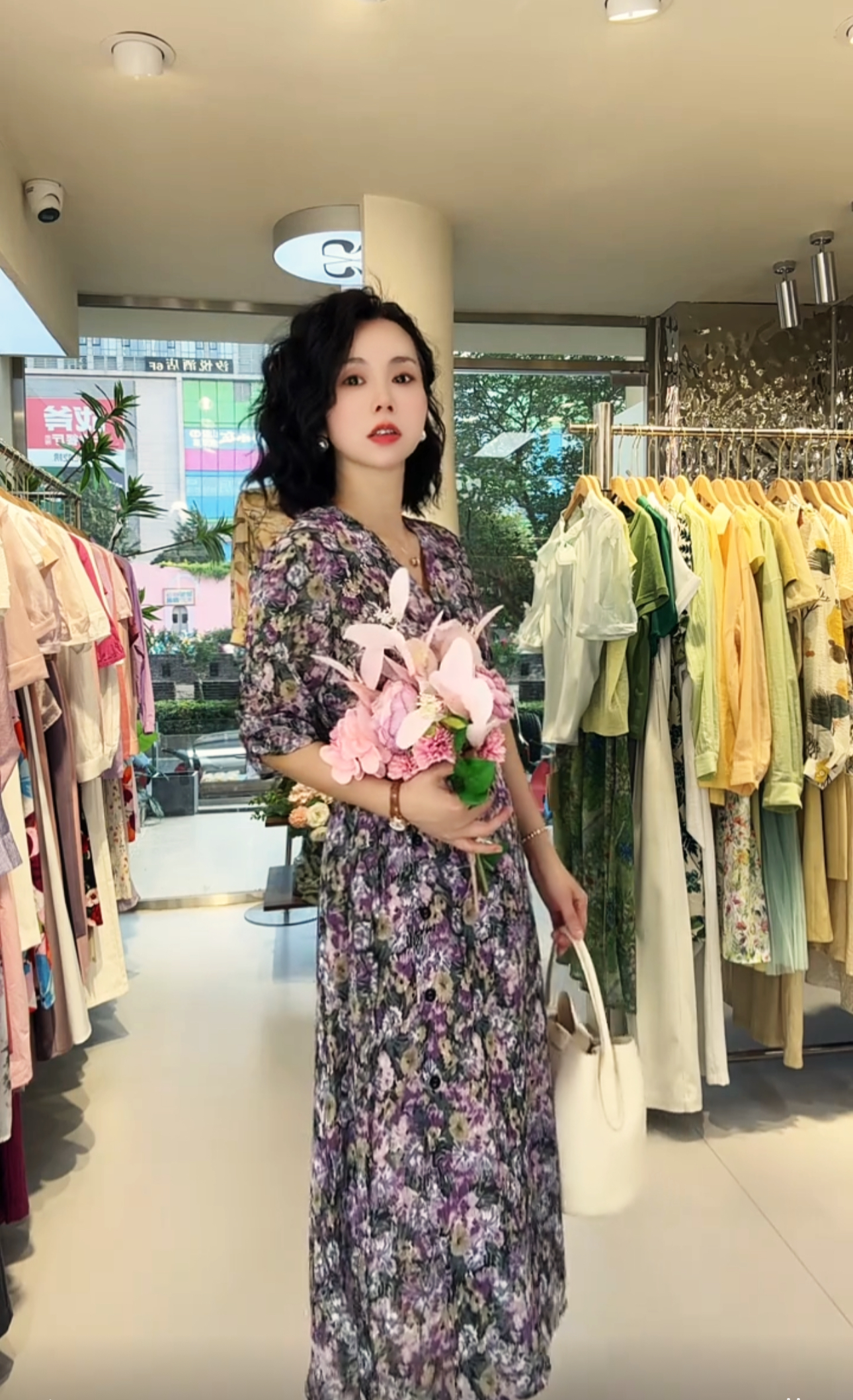 616*紫色醋酸碎花V领中袖连衣裙