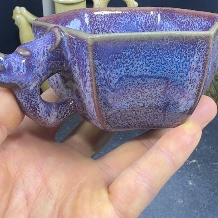 有***约瓷片器型美观精致大方