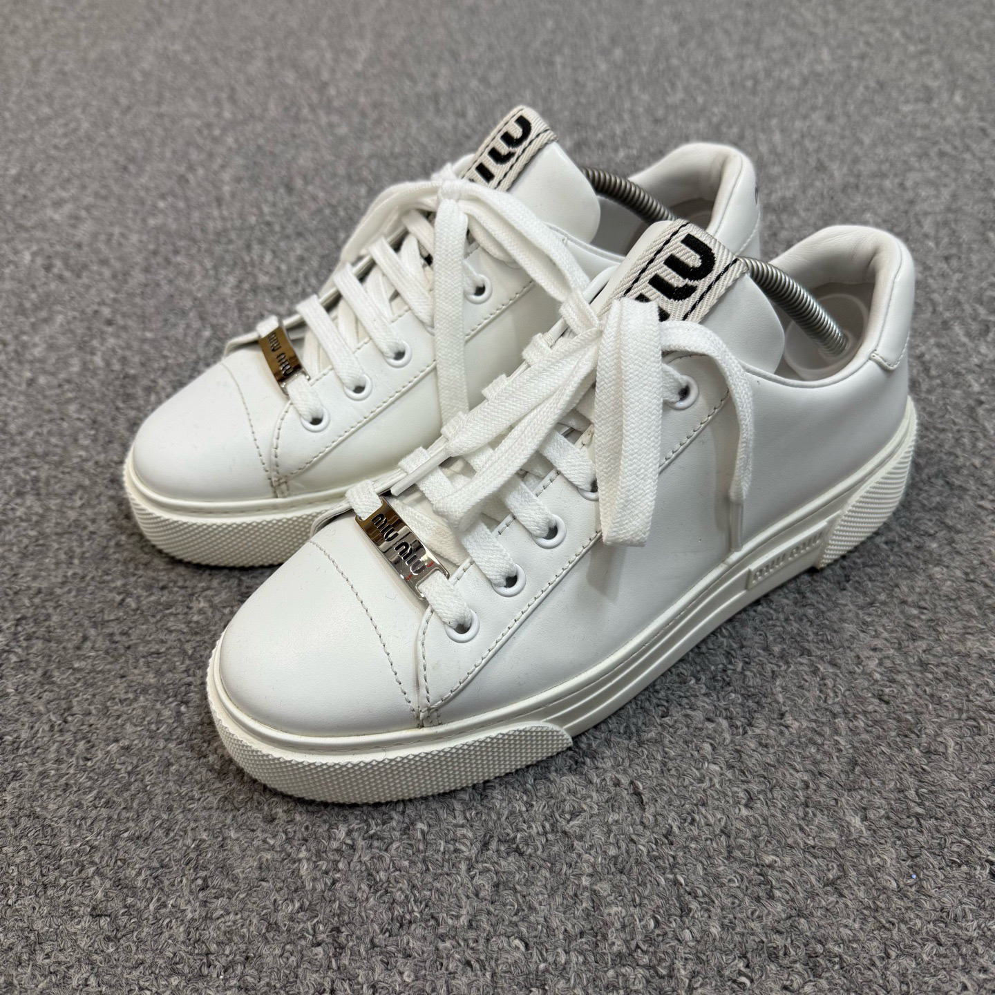 95新 MIU MIU/缪缪 17710689 Miumiu缪缪 白色运动板鞋 37码95新