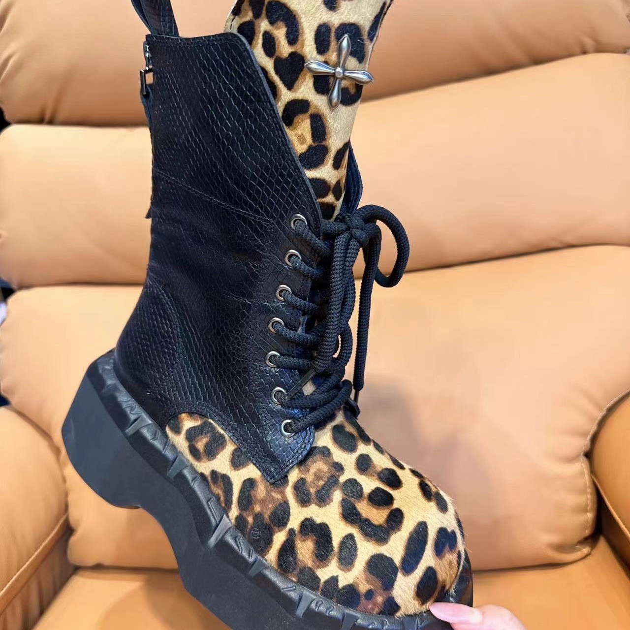 秋季新款厚底马丁靴女豹纹系带复古风增高百搭时尚短筒靴