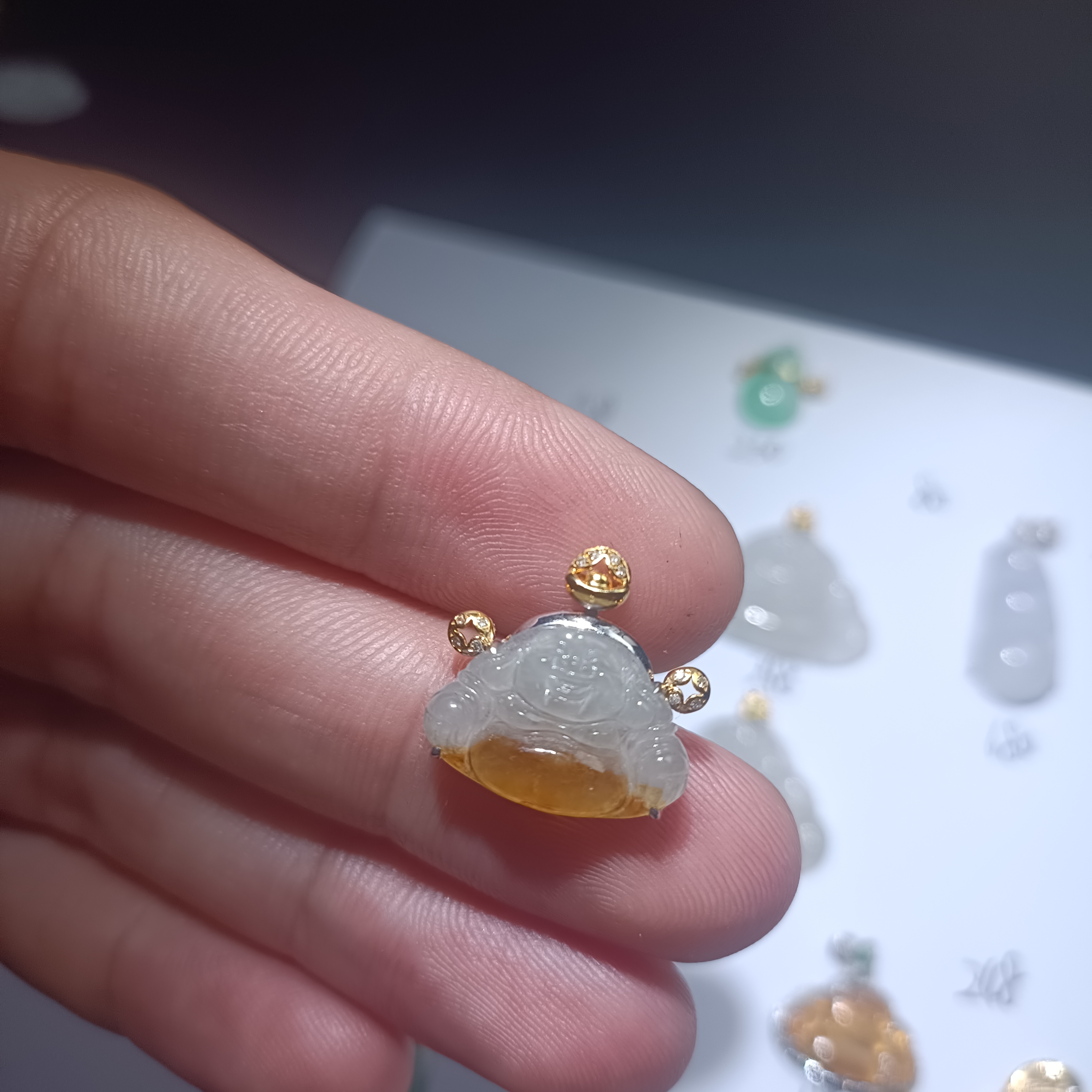 镶嵌佛公缅料翡翠水润精美