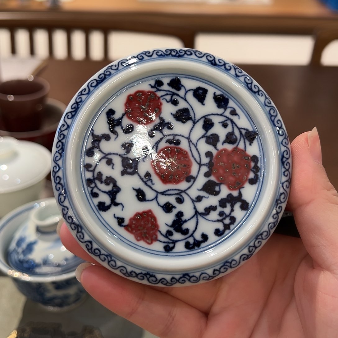 钟家窑釉里红盖置盖置