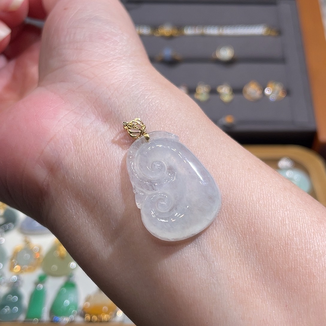 翡翠颈饰18K金镶嵌冰如意