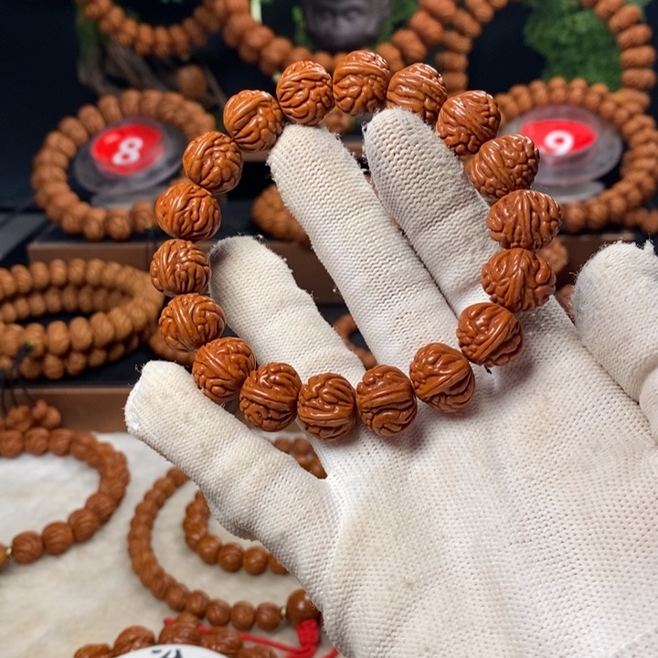 桃核吊坠别**恙秦岭龙纹