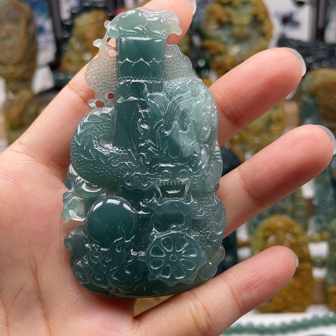 翡翠未镶嵌颈饰天然翡翠a货龙