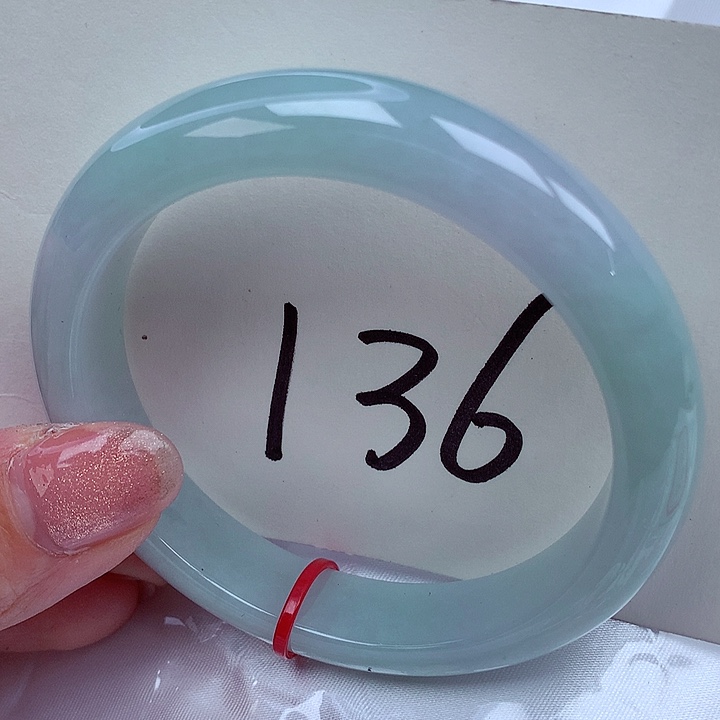 翡翠手镯未镶嵌翡翠