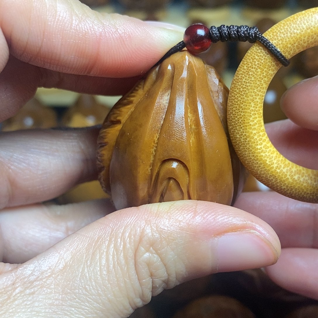 【闪购商品】核桃木/黑胡桃（胡桃木）橄榄核核雕工艺四面