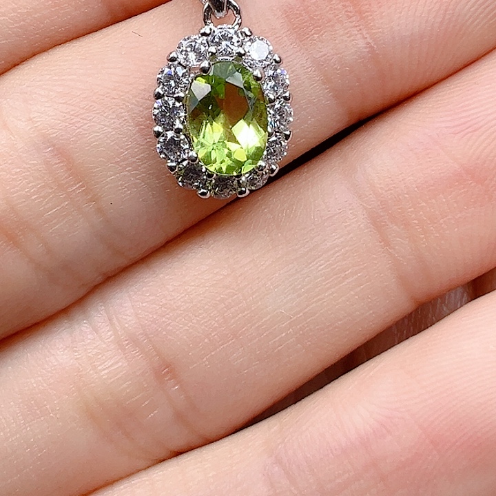 橄榄石颈饰银S925镶嵌