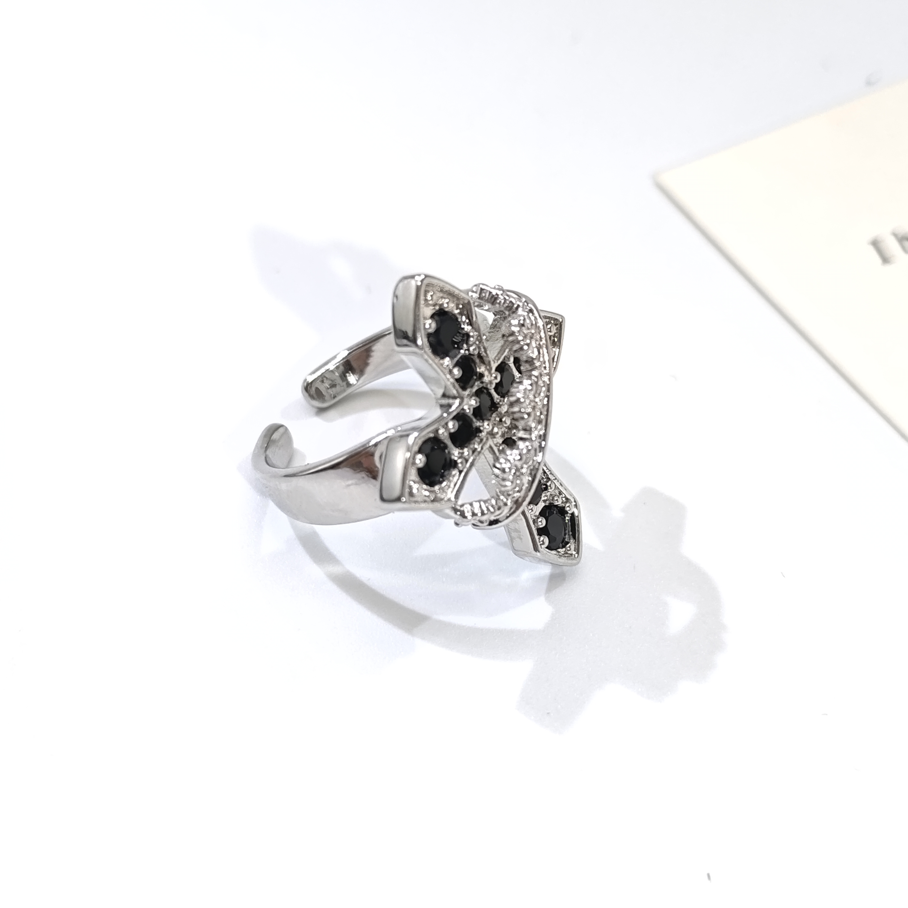 铜合金合成锆石戒指 06653高级时尚气质闪闪镶锆十字个性戒指