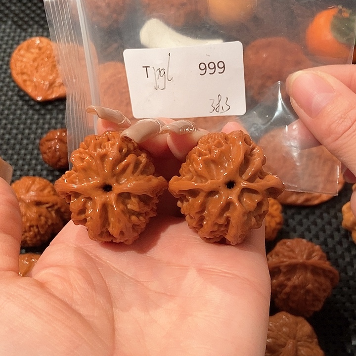 文玩核桃吊坠苹果38