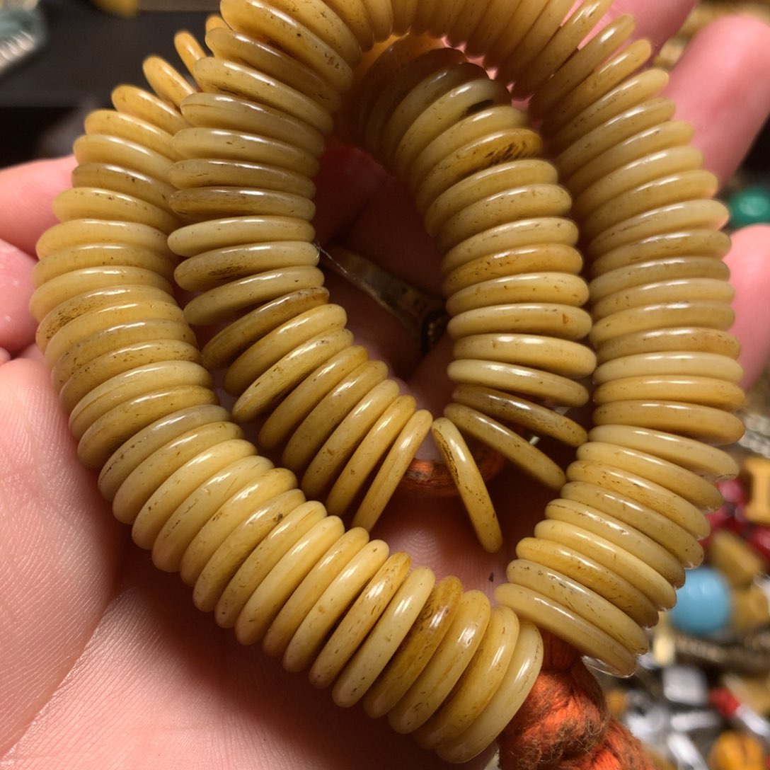 泥塑娘啦擦擦骰子