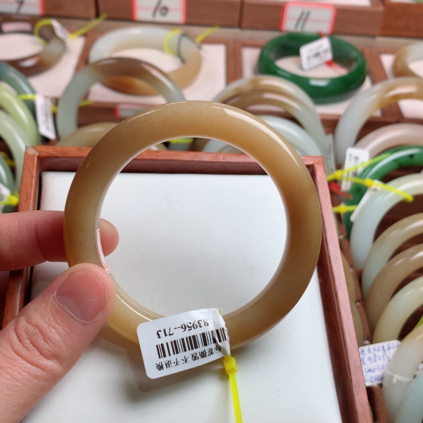 【闪购商品】和田玉手镯未镶嵌53
