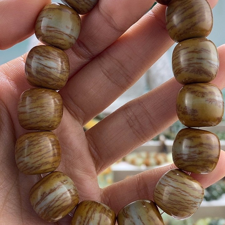 透闪石质玉手链未镶嵌