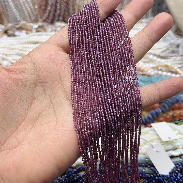 玛瑙/玉髓未镶嵌珠宝半成品一条2mm左右紫牙乌石榴石刻面