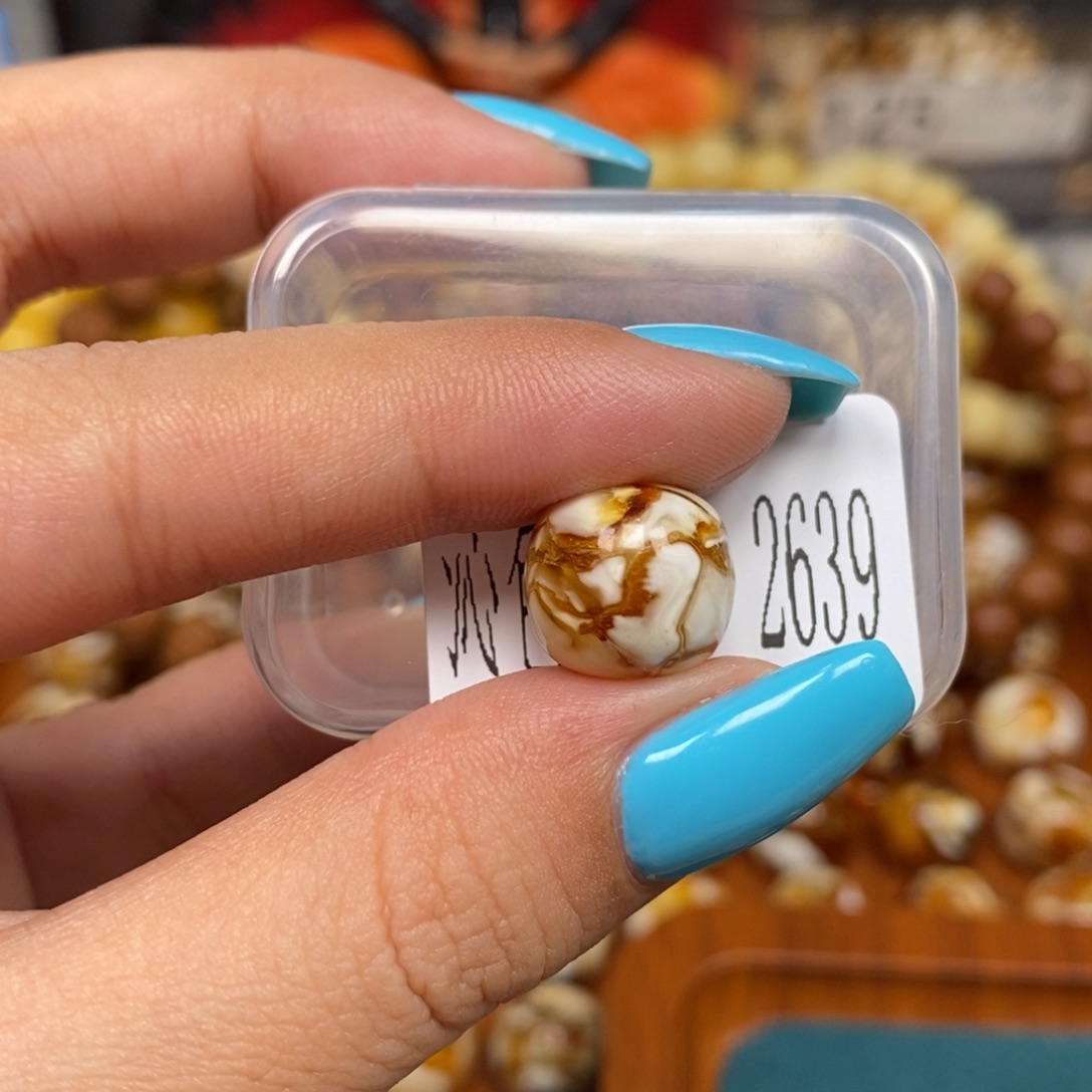 蜜蜡未镶嵌珠宝奇石2639