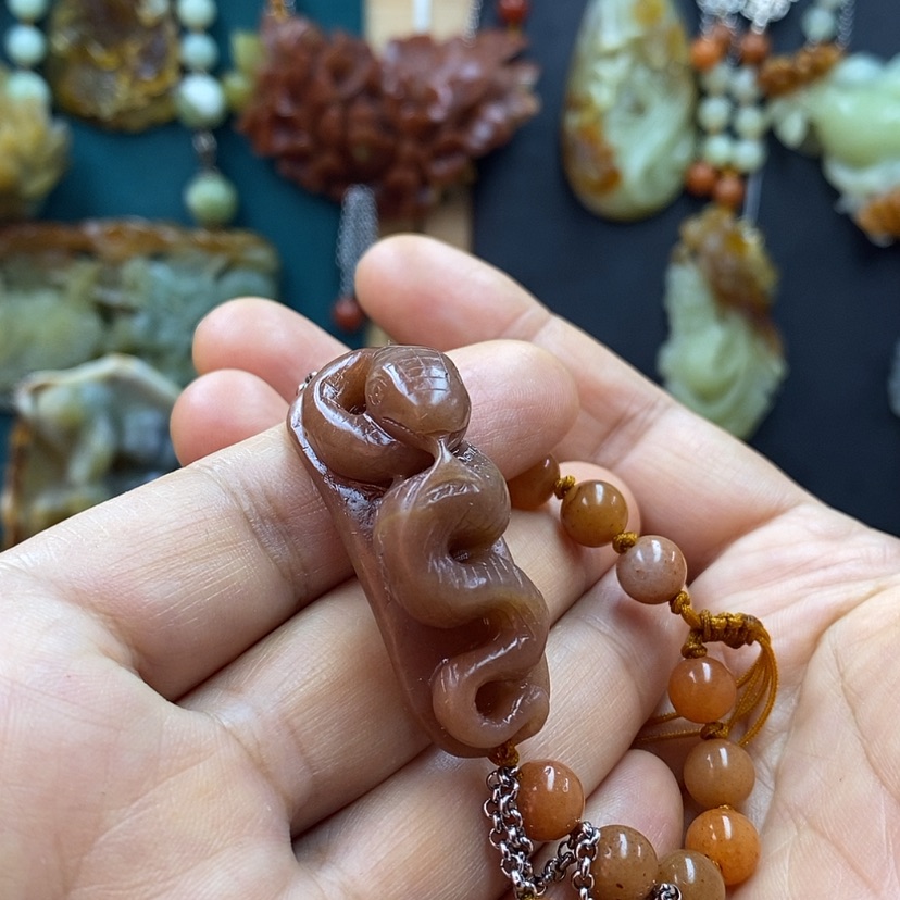 【闪购商品】蛇纹石玉手牌未镶嵌