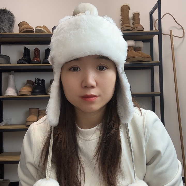 羊毛皮毛一体雷锋帽子米白色
