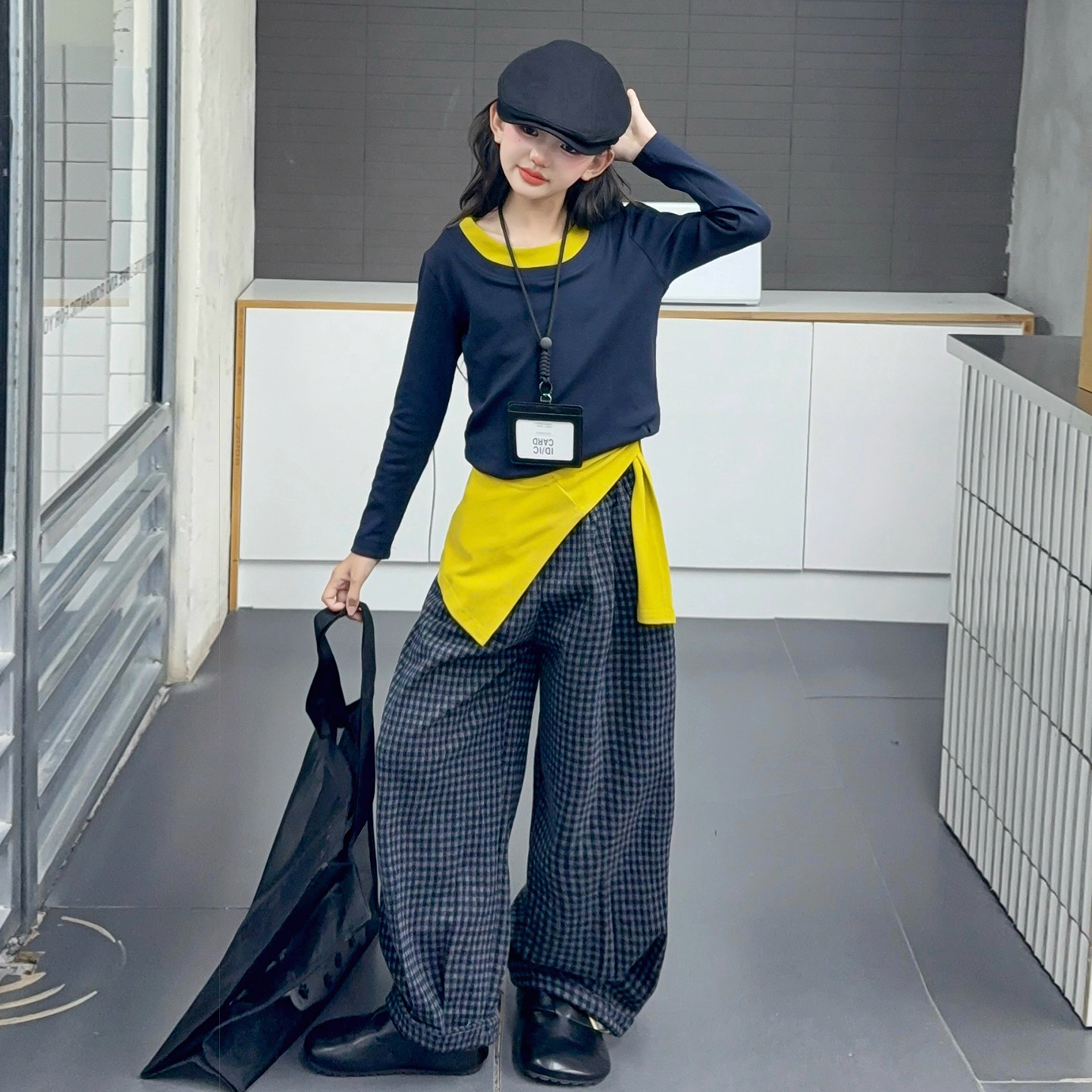 【嘻嘻柚】女童2025秋季韩版撞色圆领上衣休闲格子阔腿裤披肩套装