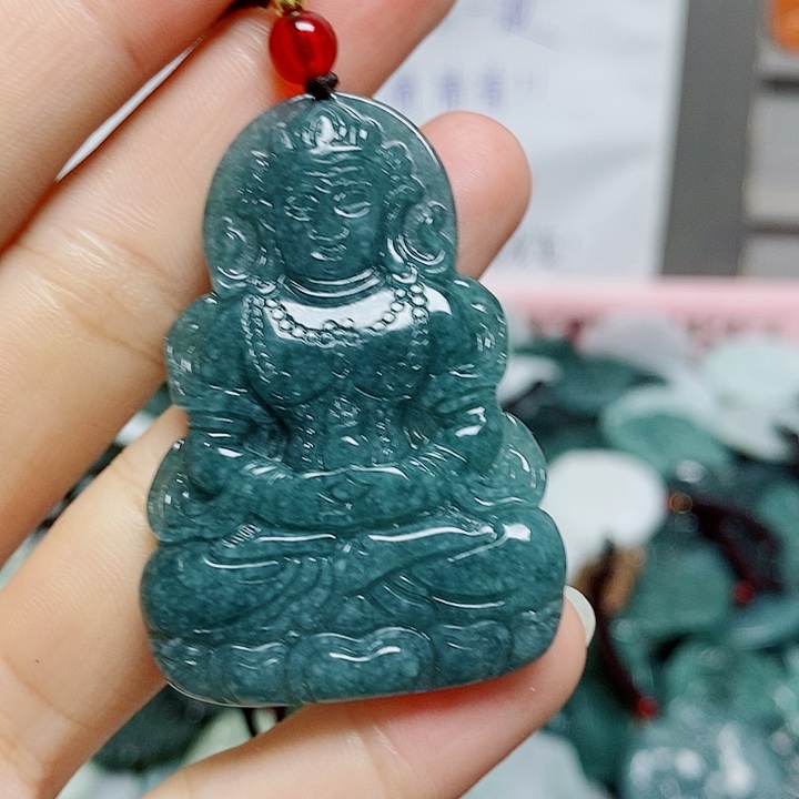翡翠颈饰未镶嵌纯天然