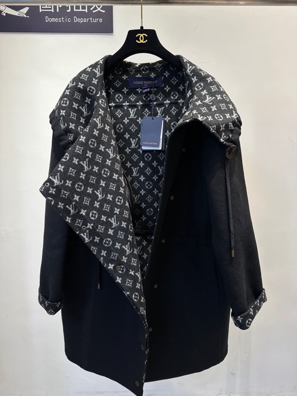 全新未使用 LouisVuitton/路易威登 长款羊毛大衣 38码 11796853