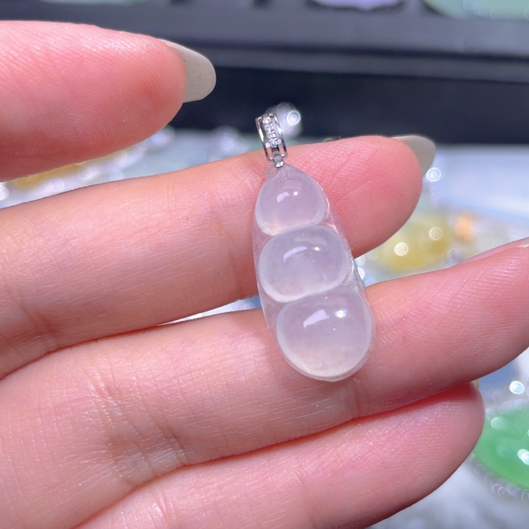 颈饰18K金镶嵌翡翠翡翠