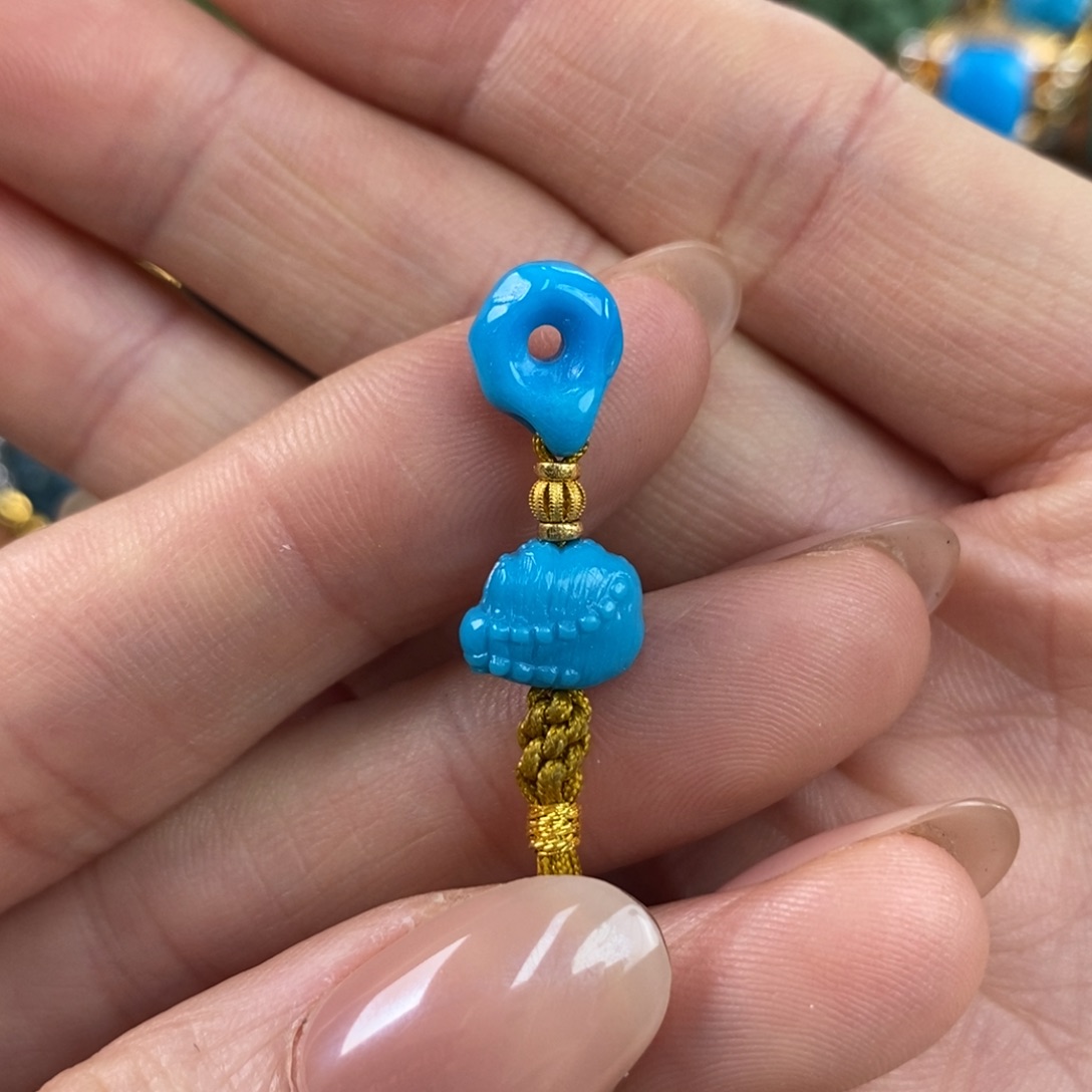 绿松石未镶嵌。卡环