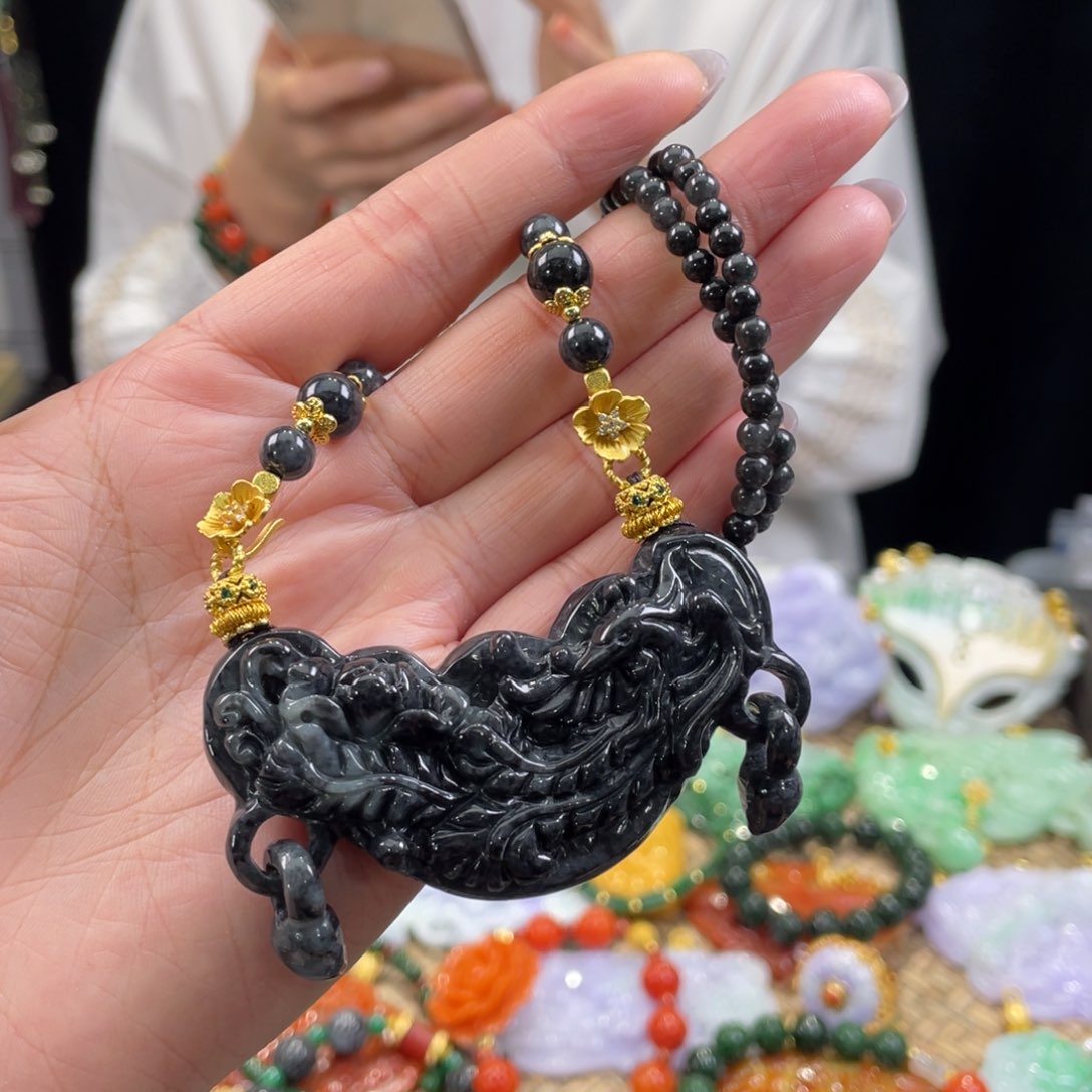 翡翠颈饰未镶嵌代编织