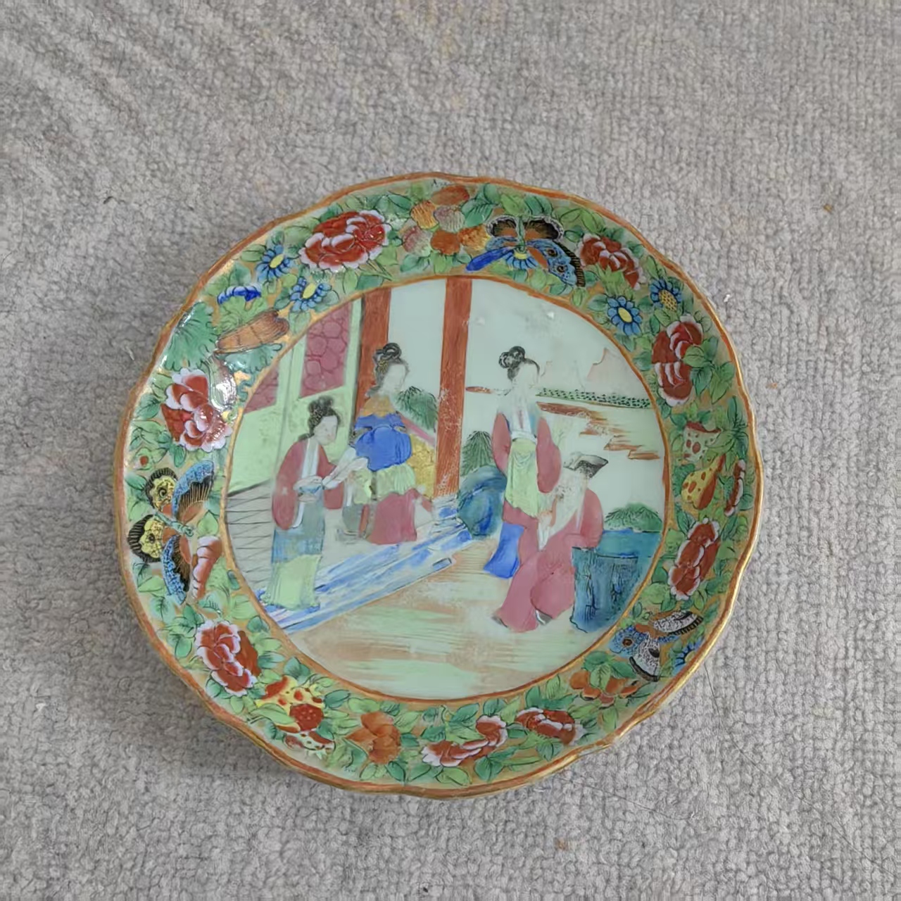 A0204清道光广彩人物故事花卉纹盘