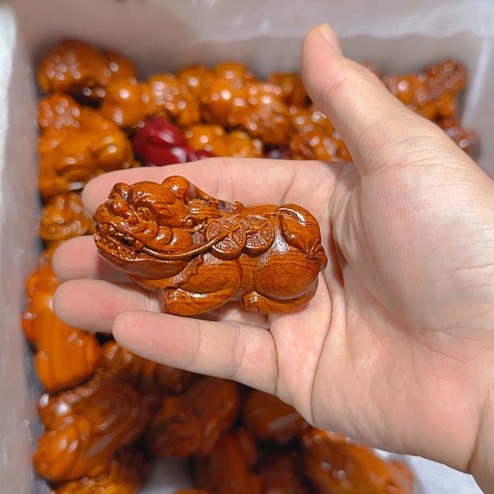 木花梨木8貔貅一只