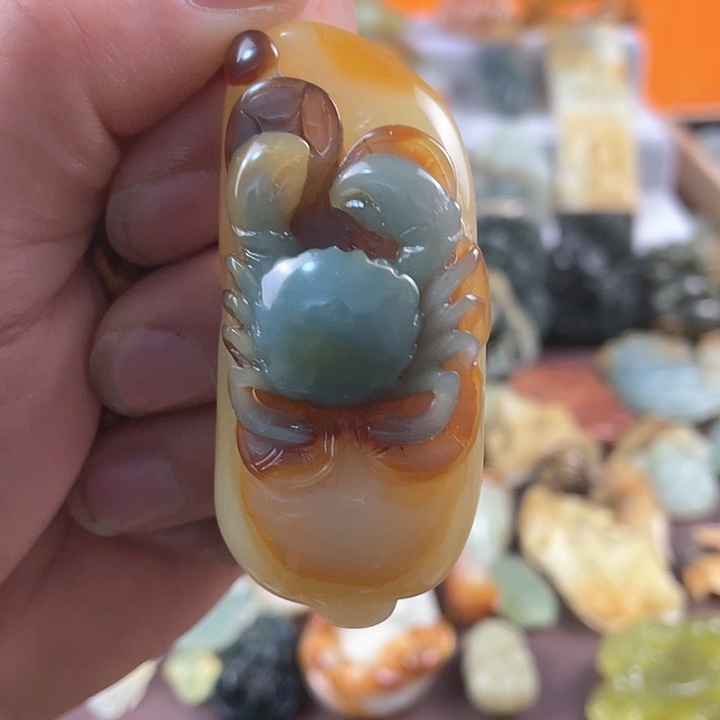 蛇纹石玉颈饰合金流*兔