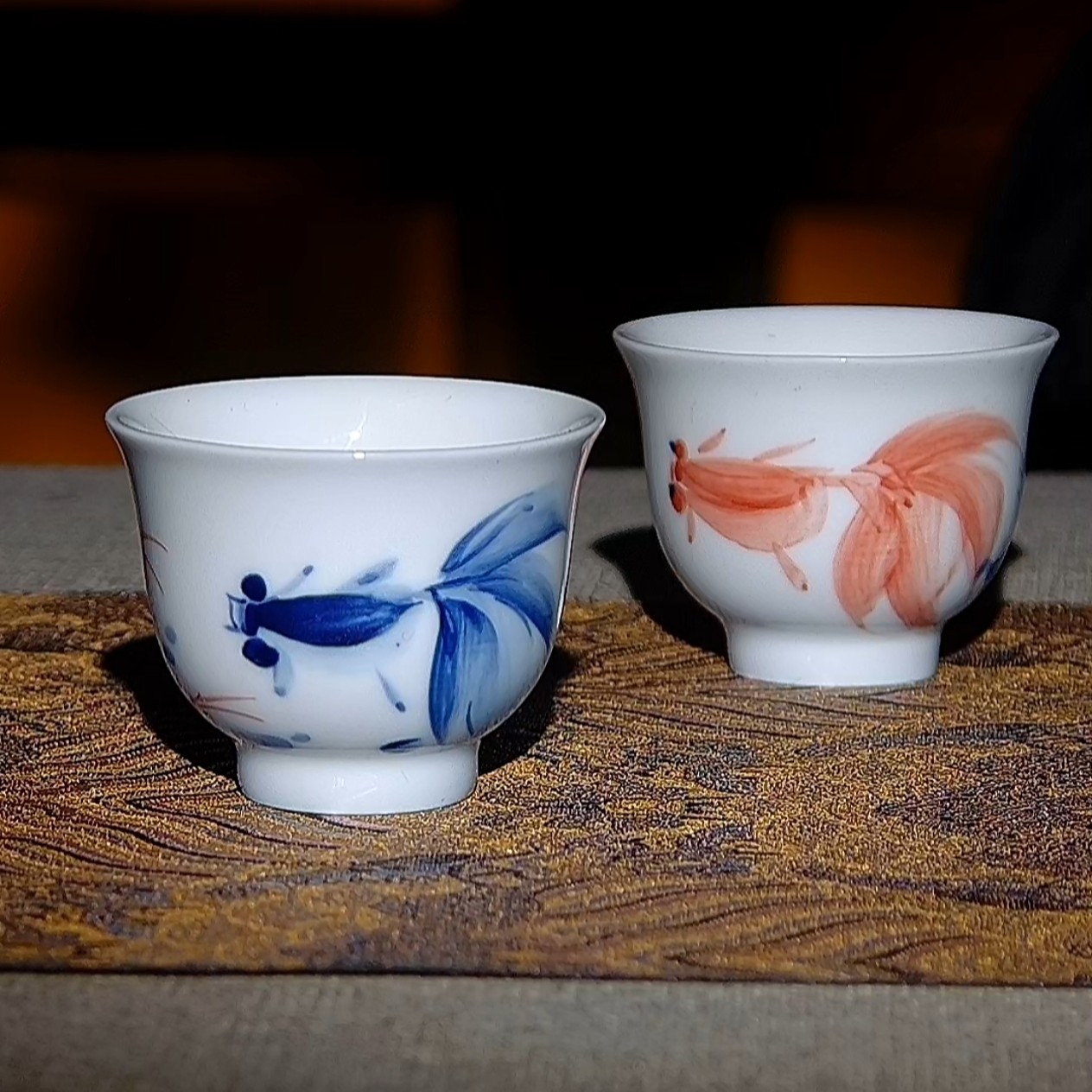 新玩家必入景德镇手绘青花加彩金玉满堂对杯