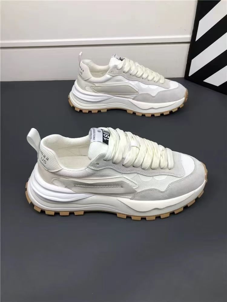 休闲运动板鞋透气