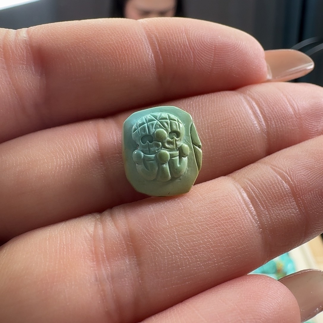 绿松石未镶嵌颈饰