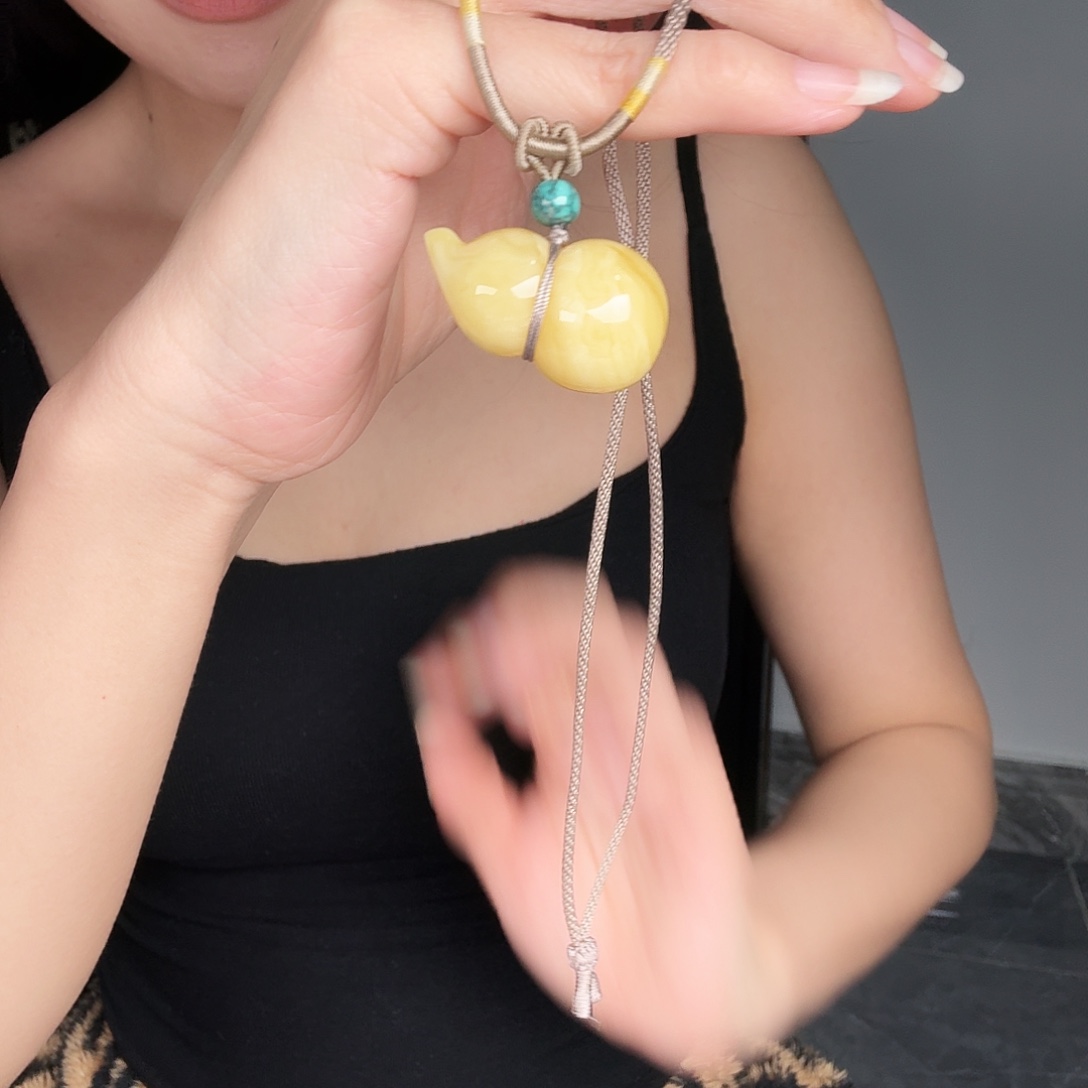 琥珀未镶嵌颈饰蜜蜡葫芦