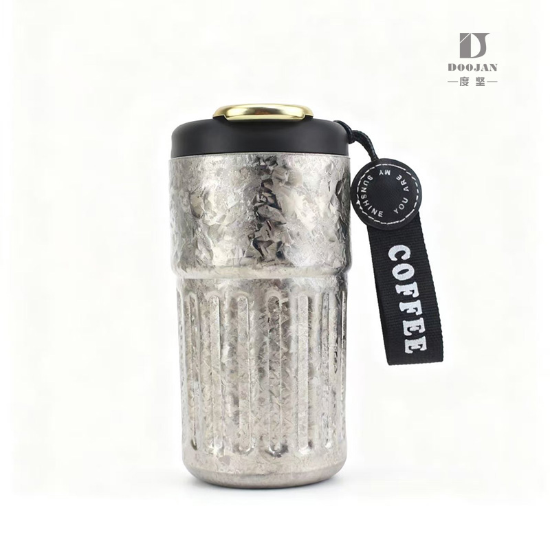 Doojan/度坚420毫升内外纯钛咖啡杯 保温杯随身杯户外带提绳水杯