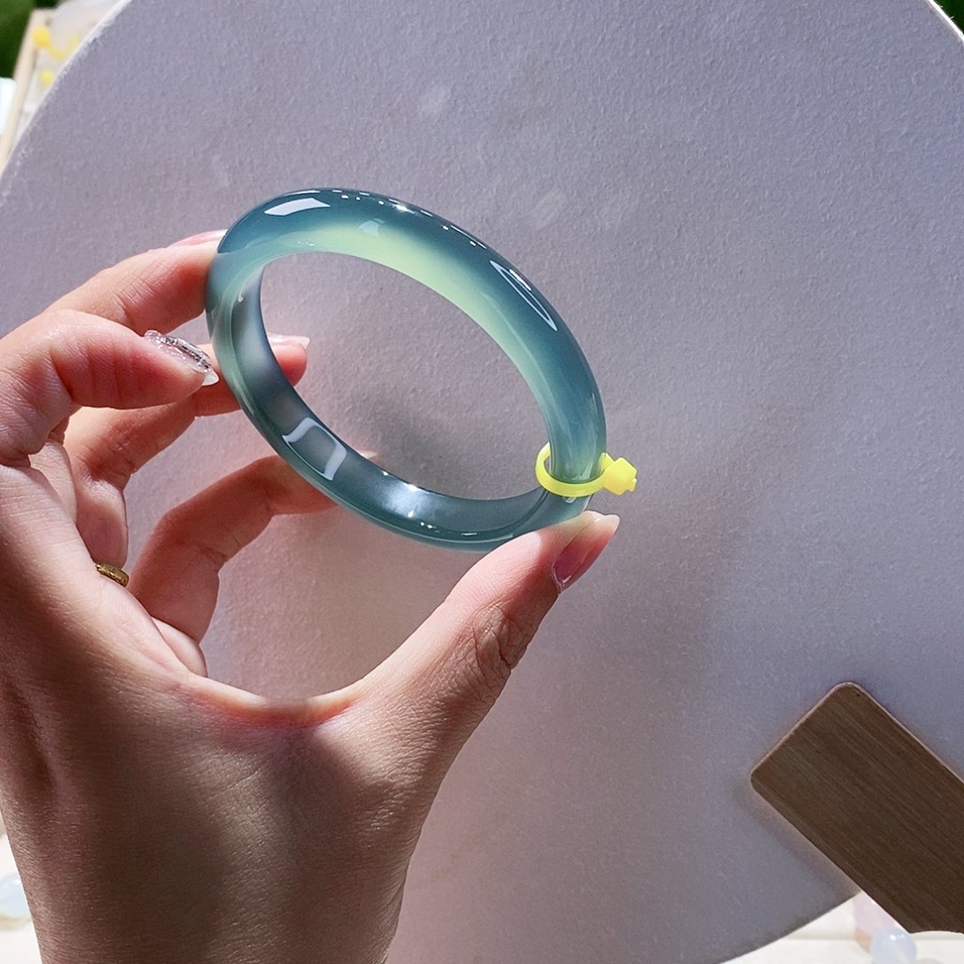 玛瑙/玉髓手镯未镶嵌58.1