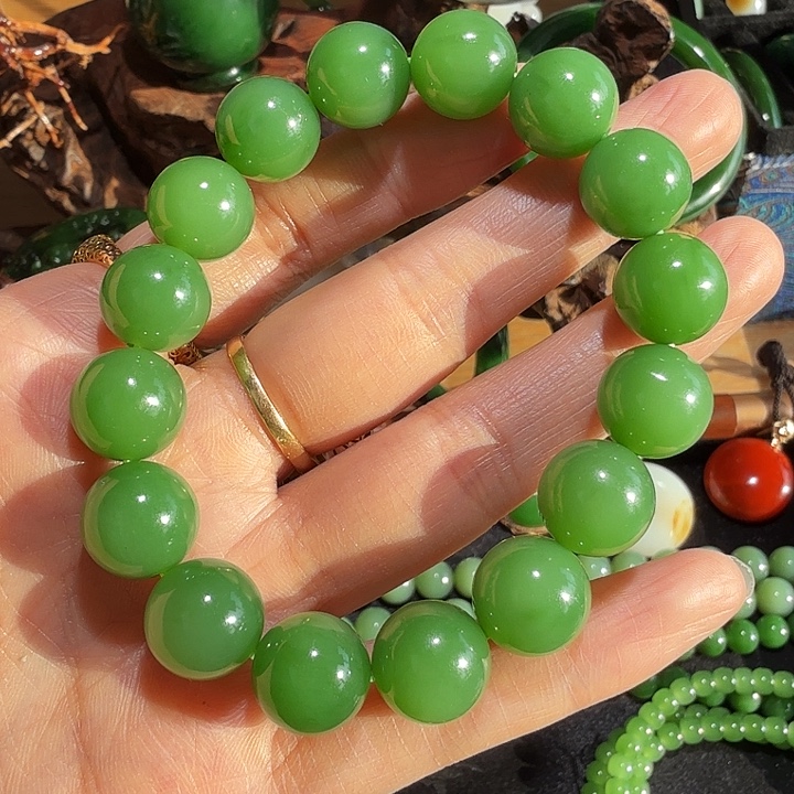 和田玉（碧玉）未镶嵌手串俄碧 粉绿