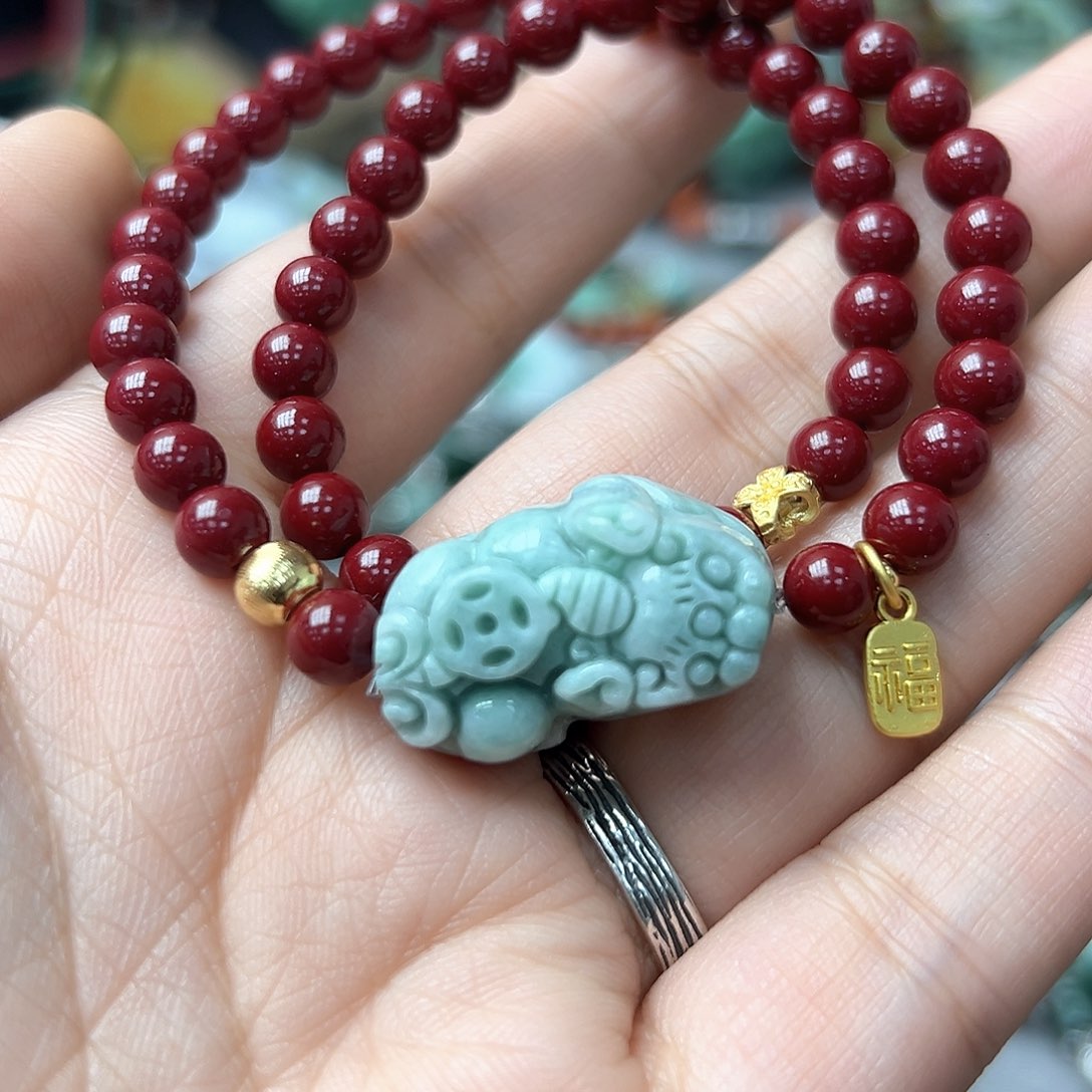 翡翠颈饰未镶嵌手串