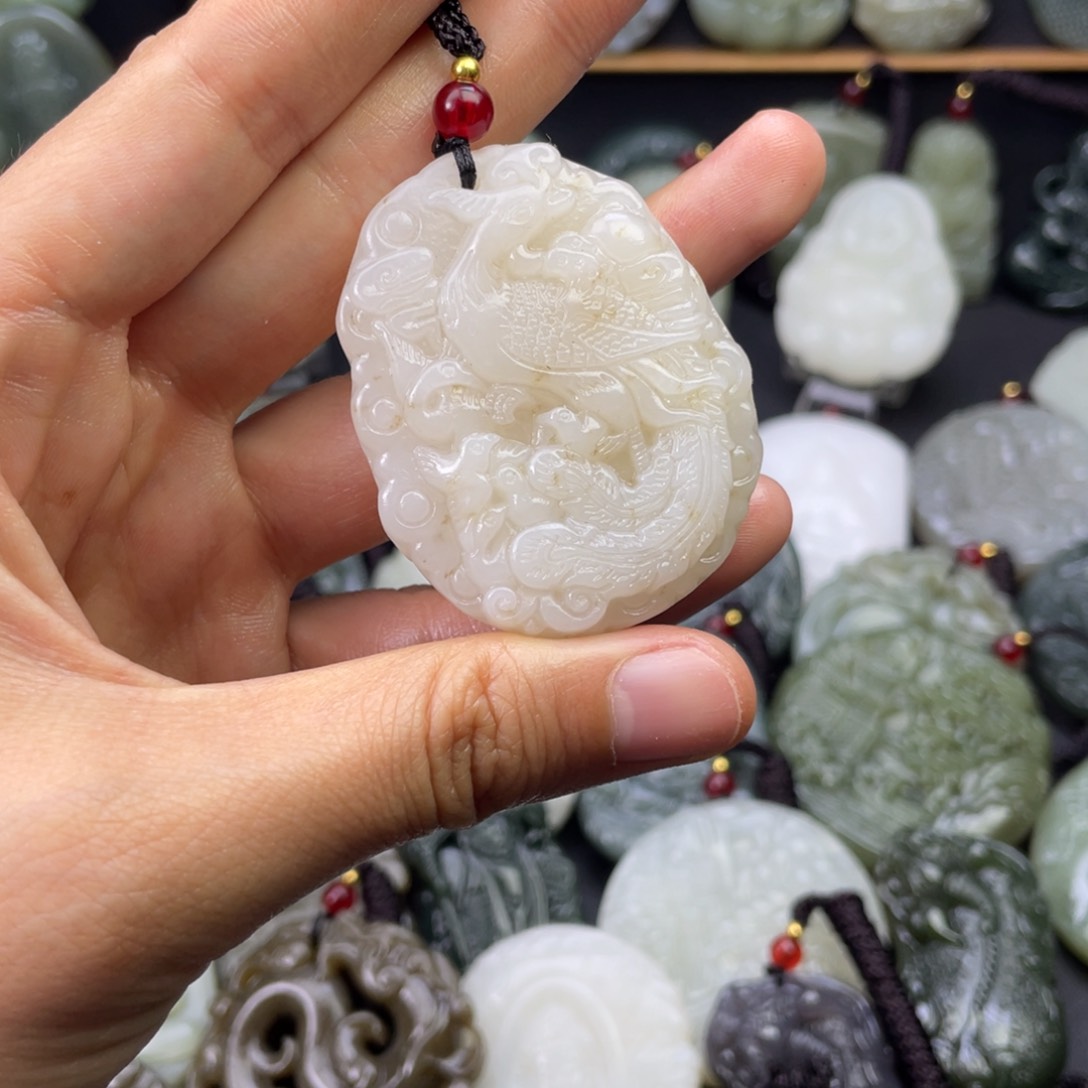 和田玉颈饰未镶嵌