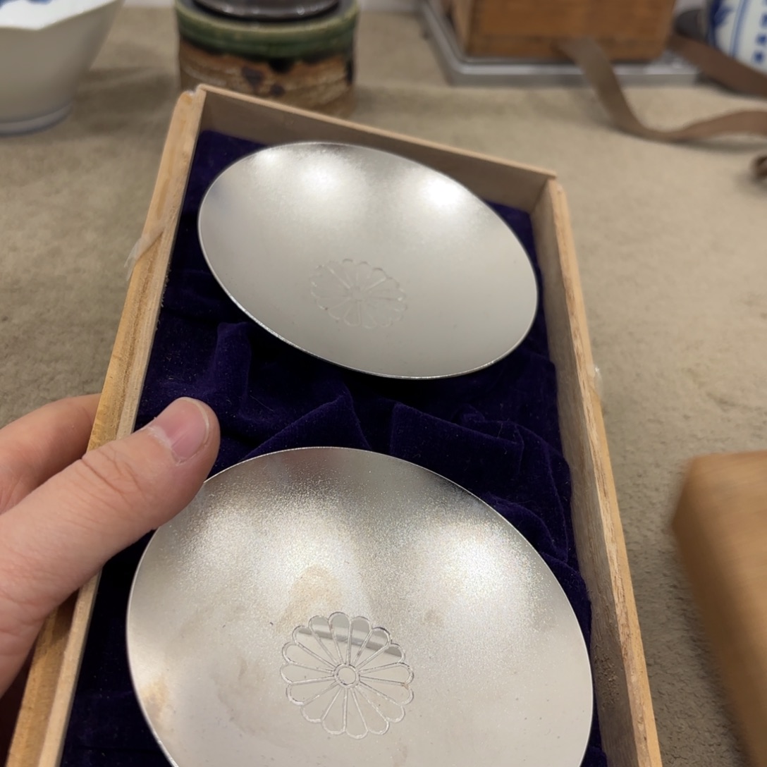 瓷片非常好看漂亮的物品 