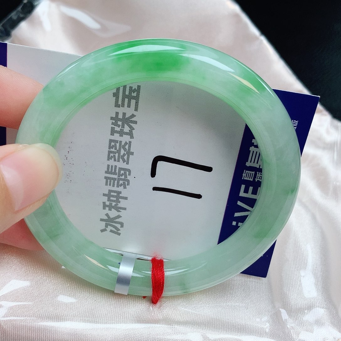 翡翠手镯未镶嵌缅甸天然A货翡翠手镯